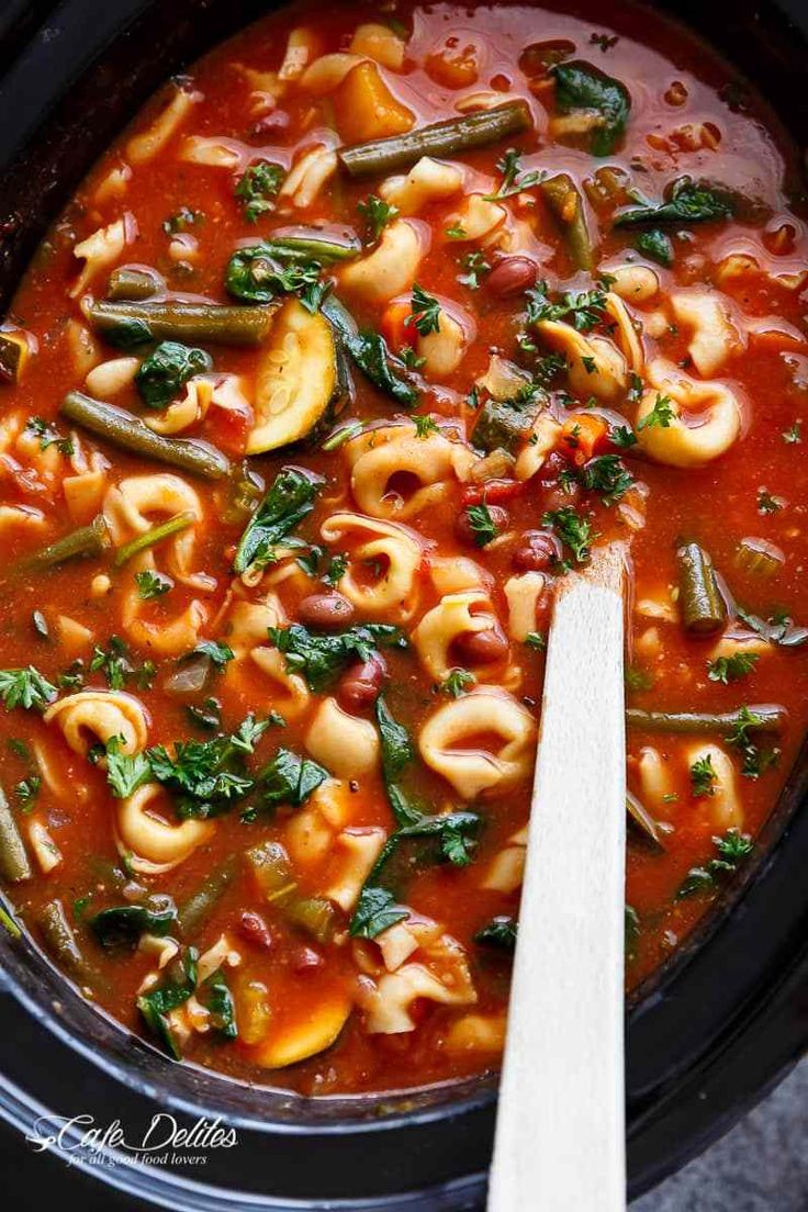 Cheesy Tortellini Minestrone: A Hearty Slow Cooker Twist